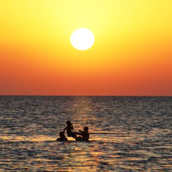 Photographie intitulée "the sea at sunset" par Tarkanm, Œuvre d'art originale, Photographie numérique