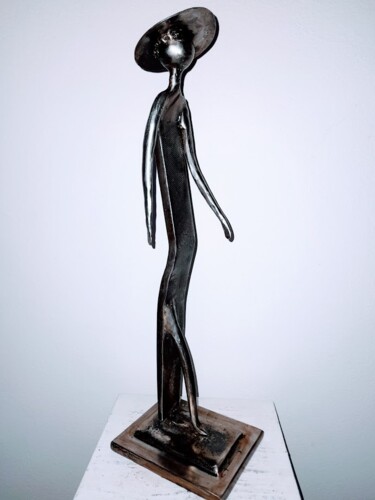 Sculpture titled "TOP MODELE n°6" by Gerard Lami, Original Artwork, Metals