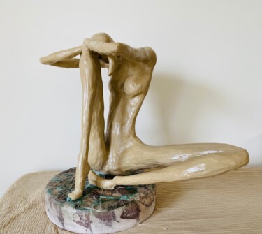 Sculpture intitulée "songe" par Laure Renaud (ignara), Œuvre d'art originale, Argile