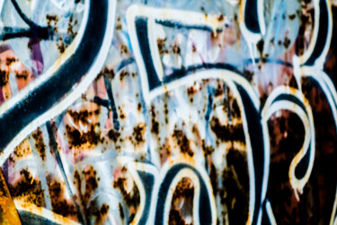 Fotografie getiteld "graffiti tacoma 253" door J.D. Curry, Origineel Kunstwerk