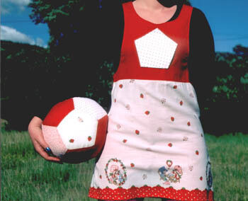 Sculpture titled "Football for Girls" by Susana Ribeiro, Original Artwork, Fabric