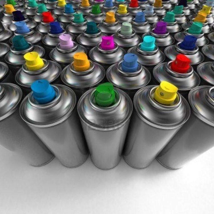 1585031-aluminum-spray-cans-with-differently-colored-nozzles.jpg