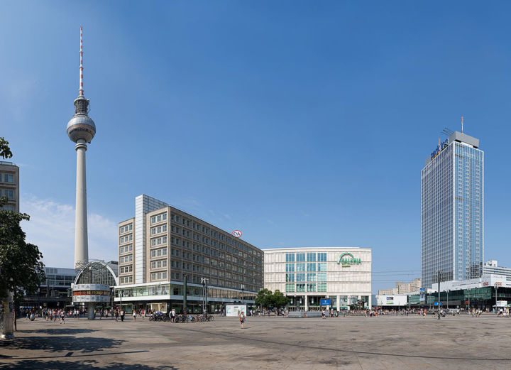 alexanderplatz-in-berlin-panorama-copie.jpg