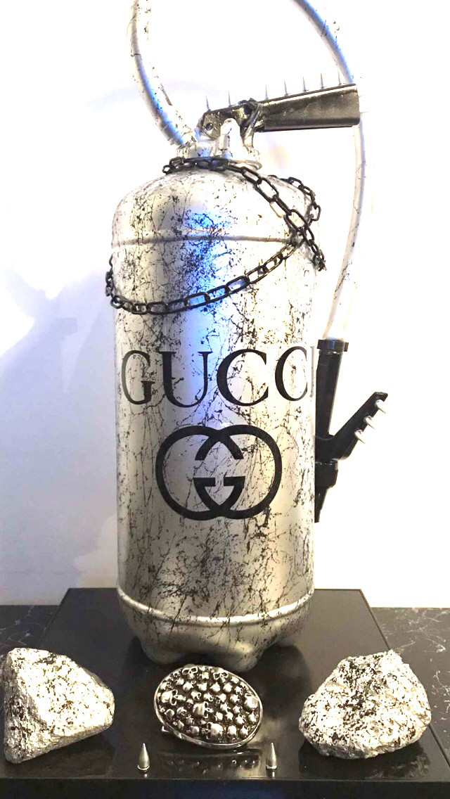 Extincteur Édition Gucci, Sculpture by Heaven Deco