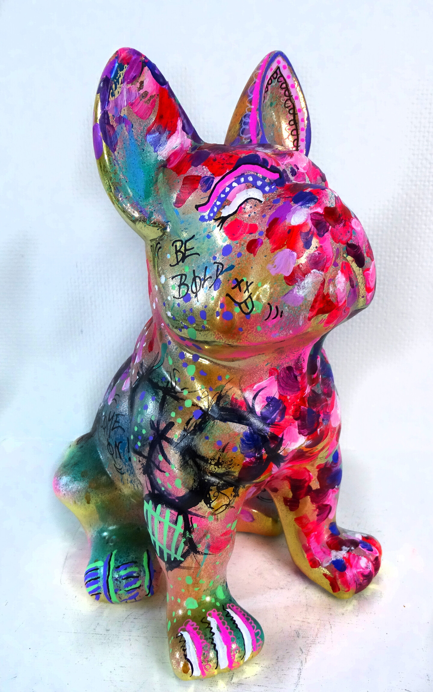 Statue Pop Art Bulldog Unique Graffiti C, Sculpture par Priscilla