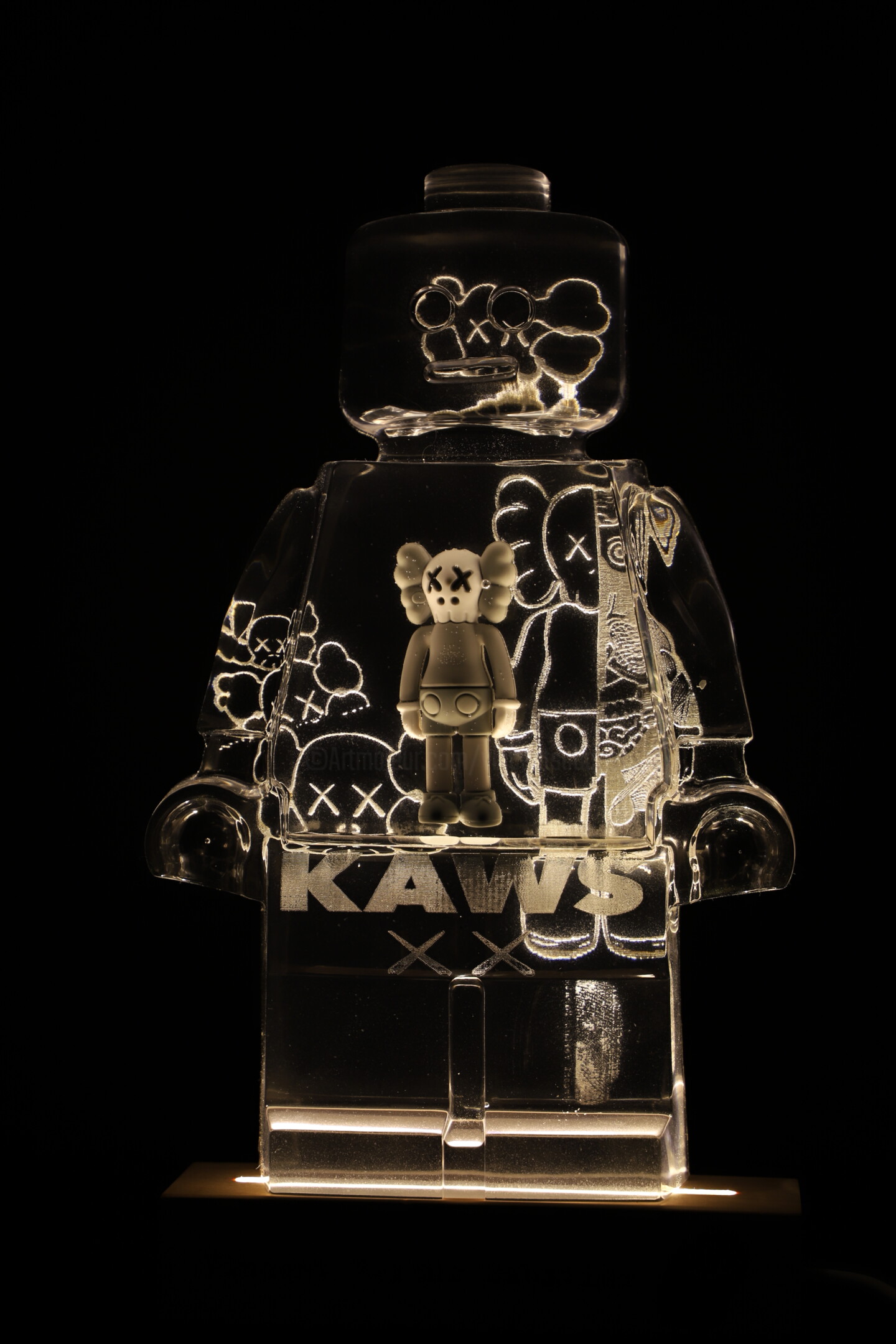 Roboclusion Kaws & Louis Vuitton, Sculpture by Vincent Sabatier (VerSus)