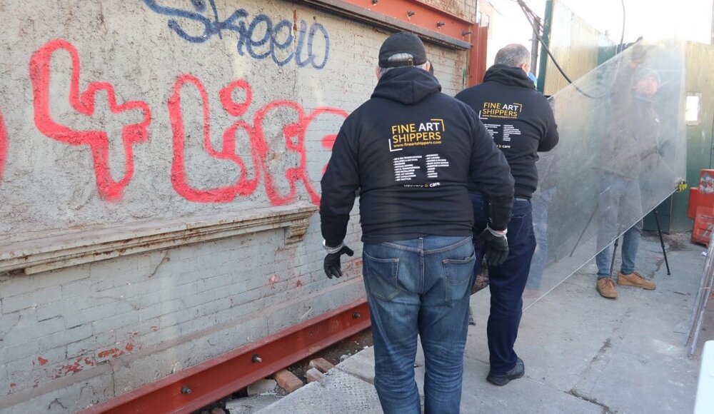 Sevgili Banksy Duvarının Taşınması Bronx Toplumunda Duygu ve Tartışmaları Karıştırdı