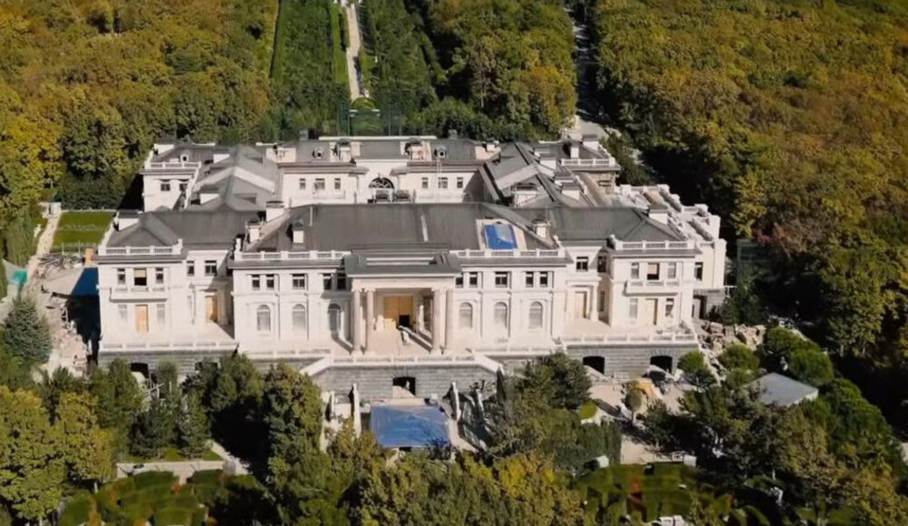 144 million dollars seized from the architect of the "Putin's Palace"