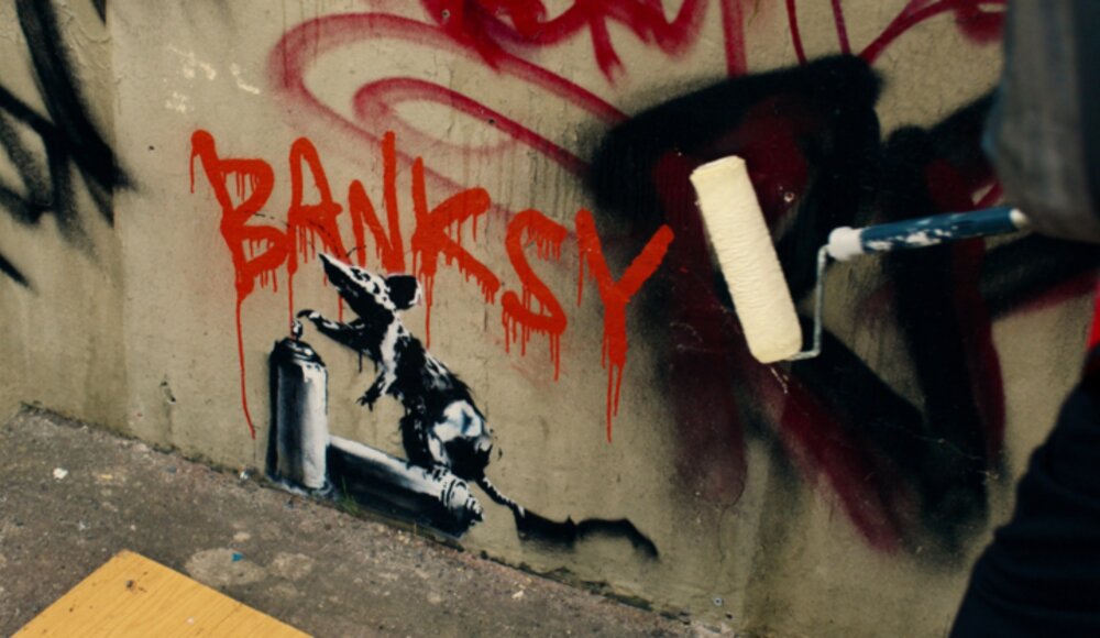 Dwie prace Banksy'ego zostały przerobione, jedna bez zgody artysty.