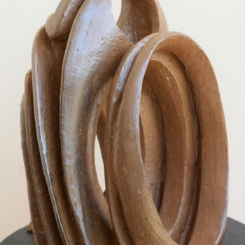 Sculpture intitulée "Wave of Thoughts" par Aarti Gupta Bhadauria, Œuvre d'art originale, Terre cuite