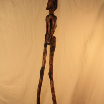Sculpture intitulée "La femme girafe" par Abdellouahab Selka, Œuvre d'art originale, Bois