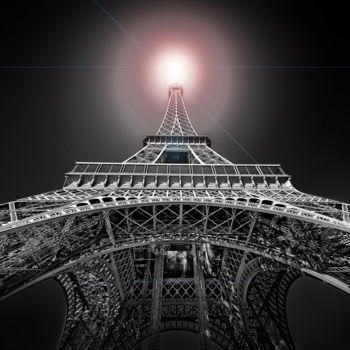 Photographie intitulée "Eiffel Tower (my or…" par Abraham Kravitz, Œuvre d'art originale