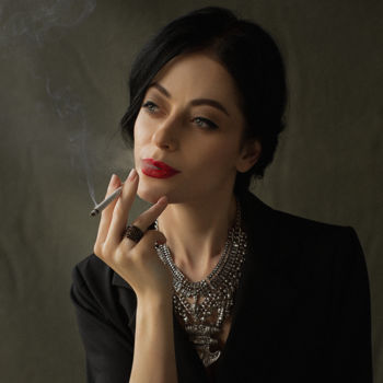 「cigarettes」というタイトルの写真撮影 Nastya Bilkovaによって, オリジナルのアートワーク, デジタル