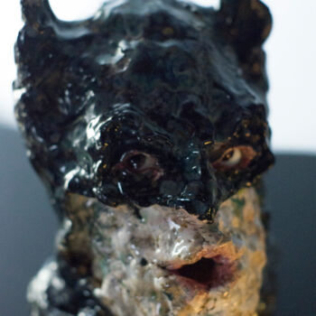 Skulptur mit dem Titel "BAT ceramic" von Adam Czekański, Original-Kunstwerk, Keramik
