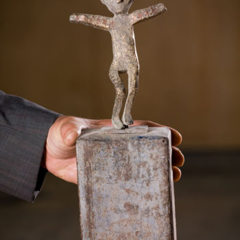 Sculpture intitulée "Christus I" par Adrian Uncrut, Œuvre d'art originale, Bronze