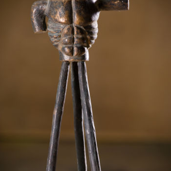Skulptur mit dem Titel "Heldentorso 1" von Adrian Uncrut, Original-Kunstwerk, Bronze
