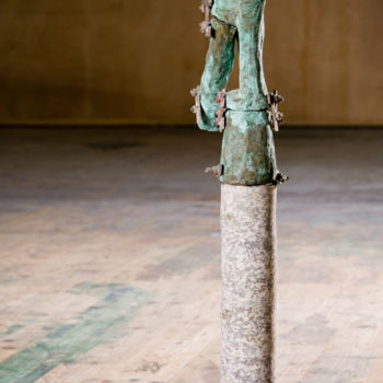 Sculpture intitulée "Unknown Hero" par Adrian Uncrut, Œuvre d'art originale, Pierre