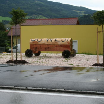 Скульптура под названием "Vehicle 8 - Go West" - Adrian Uncrut, Подлинное произведение искусства, Дерево