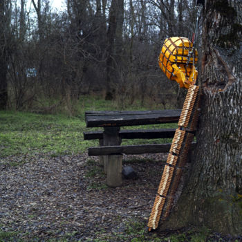 Skulptur mit dem Titel "Todeslied in sieben…" von Adrian Uncrut, Original-Kunstwerk, Holz