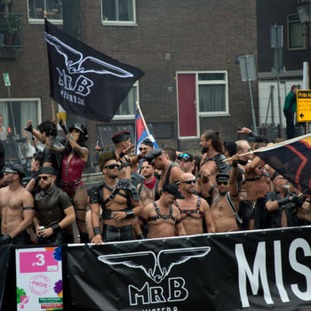 Fotografie getiteld "Pride Amsterdam #1" door Henk Adriani, Origineel Kunstwerk, Digitale fotografie