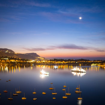 Photographie intitulée "Villefranche-sur-mer" par Adry, Œuvre d'art originale, Photographie numérique