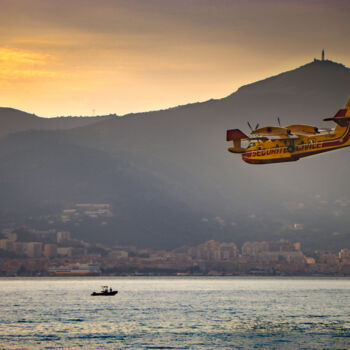 Photography titled "LE CANADAIR" by Adrien Allouis, Original Artwork, Non Manipulated Photography