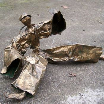 Скульптура под названием "être de papier... e…" - Anne-Frédérique Ferret, Подлинное произведение искусства, Бумага