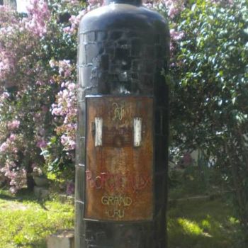 Sculpture titled "Bouteille de vin" by Agostinho Dacunha, Original Artwork, Metals