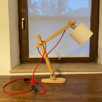 Design intitolato "lampada da scrivania" da Agostino Girardi, Opera d'arte originale, Legno