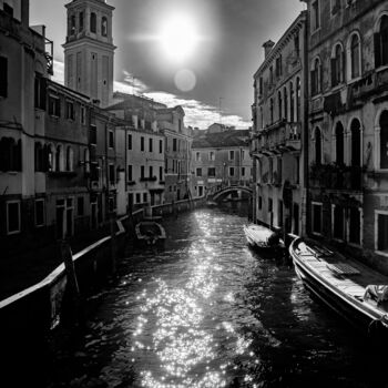 Fotografia intitolato "Venise monochrome" da Agron Salija, Opera d'arte originale, Fotografia digitale
