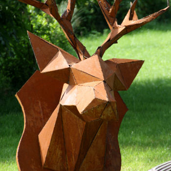 Скульптура под названием "Trophée tête de cer…" - Agtrema, Подлинное произведение искусства, Металлы
