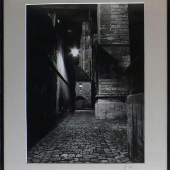 Photography titled "Ancienne concierger…" by Alain Beziers, Original Artwork, Analog photography Mounted on Cardboard
