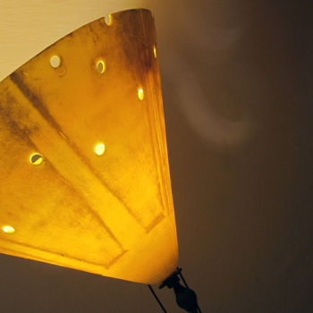 Design intitulée "Lampe "Flotteur jau…" par Alain Platet, Œuvre d'art originale, Luminaire