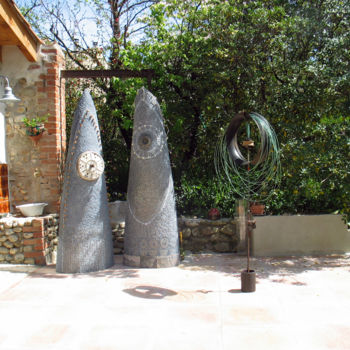 Sculpture titled "2 gardiens et Pilou…" by Alain Platet, Original Artwork, Metals