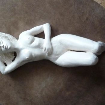 Scultura intitolato "nu allongé" da Alain Ravaut, Opera d'arte originale, Terracotta