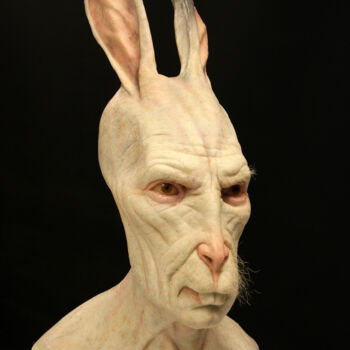 Scultura intitolato "El hombre conejo 2" da Alberto Hortas Lopez, Opera d'arte originale, Resina