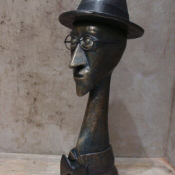 Sculpture intitulée "Fernando Pessoa" par Alberto Kissola, Œuvre d'art originale, Résine