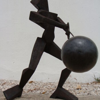 Escultura titulada "lancer de marteau" por Alberto Kissola, Obra de arte original, Resina