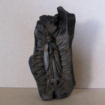 Sculptuur getiteld "Virgin of Guadalupe…" door Alberto Thirion, Origineel Kunstwerk, Hout