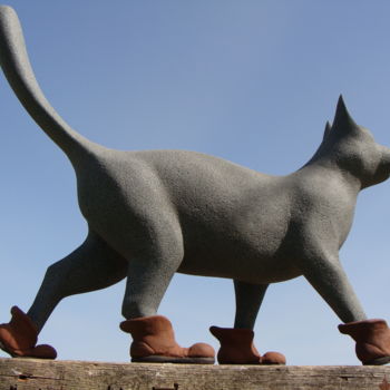 Sculpture intitulée "le chat botté" par Alberto Kissola, Œuvre d'art originale, Résine