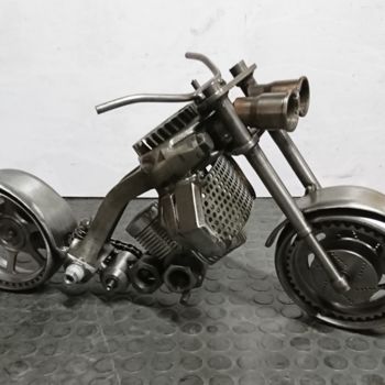 Sculptuur getiteld "Lowrider moto" door Sébastien Alcodori, Origineel Kunstwerk, Metalen