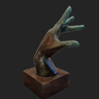 Escultura titulada "La mano flamenca" por Alejandra Valeiro, Obra de arte original, Arcilla