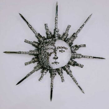「SOL IN」というタイトルの彫刻 Alejandro Henriksenによって, オリジナルのアートワーク, 金属