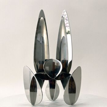 Скульптура под названием "Barricada 22 Aip S45" - Alejandro Vega Beuvrin, Подлинное произведение искусства, Нержавеющая сталь