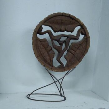 Escultura titulada "wheel of fate (anci…" por Aleksandr Stepanov, Obra de arte original, Madera