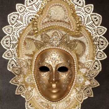 Arte tessile intitolato "Golden Majesty" da Aleksandra Sikoparija, Opera d'arte originale, Gesso