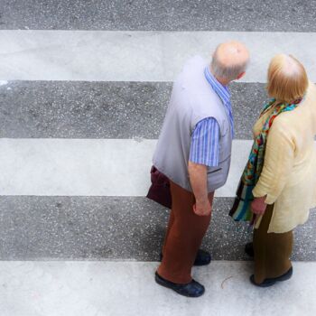 Фотография под названием "Pedestrian crossing" - Alen Gurovic, Подлинное произведение искусства, Цифровая фотография