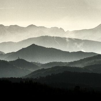 Photographie intitulée "Le Langhe Piemontes…" par Aleph Uteza Lysimaque, Œuvre d'art originale, Photographie numérique