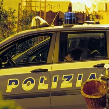 Fotografie mit dem Titel "Polizia di Stato in…" von Alessandro Lisci, Original-Kunstwerk