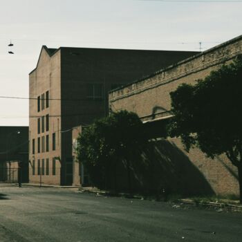 Photographie intitulée "The old factory" par Alex Barba, Œuvre d'art originale, Photographie non manipulée